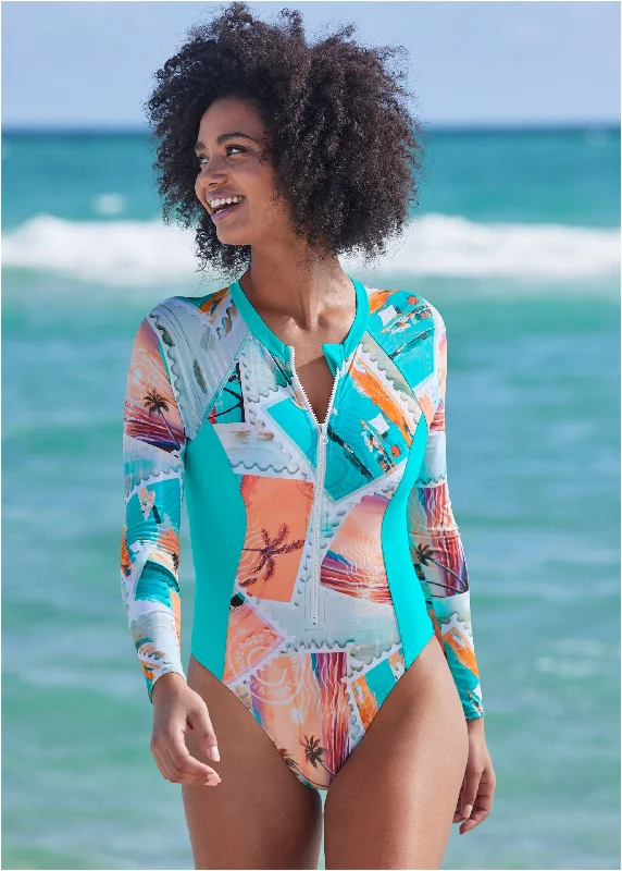 RASH GUARD ONE-PIECE - Vacation Letter